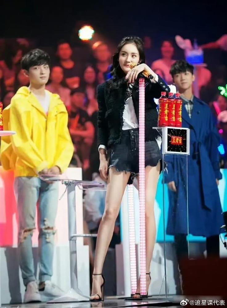 Gọi Dương Mịch là trưởng phái toàn chân của Cbiz với cặp kiếm cực phẩm-1