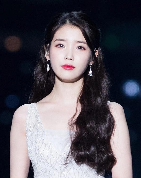 IU: Cô bé hạt tiêu sở hữu thành tích hàng đầu làng giải trí Hàn-1