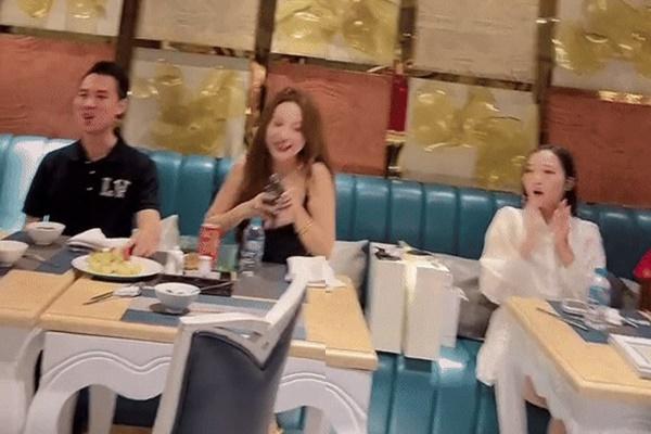 Thân thế đời thực chồng doanh nhân vừa chiếm spotlight của Huyền Baby-7