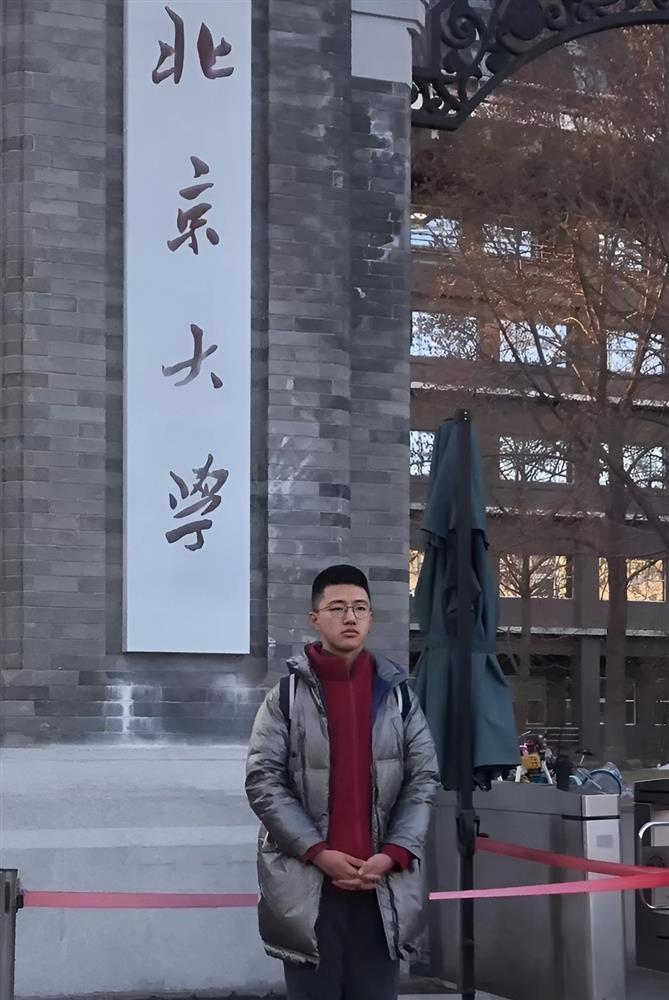 Nam sinh lớp 9 đam mê vật lý, được tuyển thẳng vào đại học hàng đầu châu Á-1