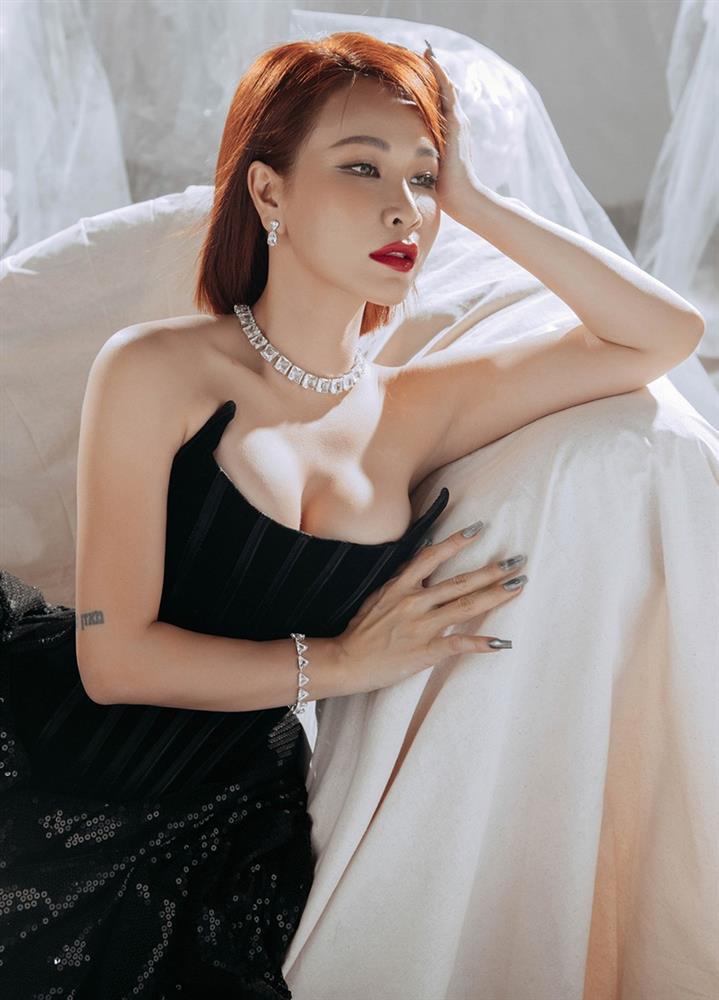 Uyên Linh bất ngờ nhắc chuyện nói xấu sau lưng hậu chung kết Chị Đẹp Đạp Gió Rẽ Sóng-3