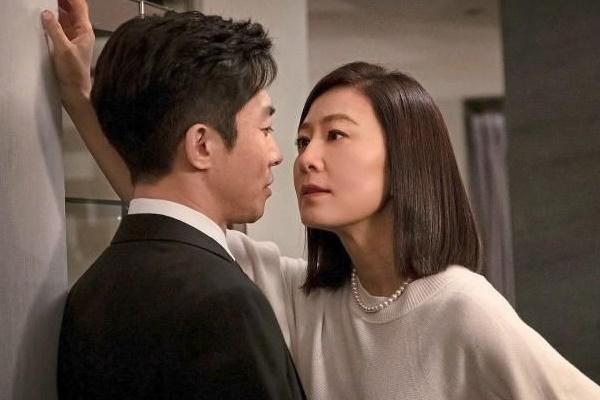 Con gái giúp mẹ thu thập bằng chứng bố ngoại tình, đòi lại tiền từ tiểu tam-2