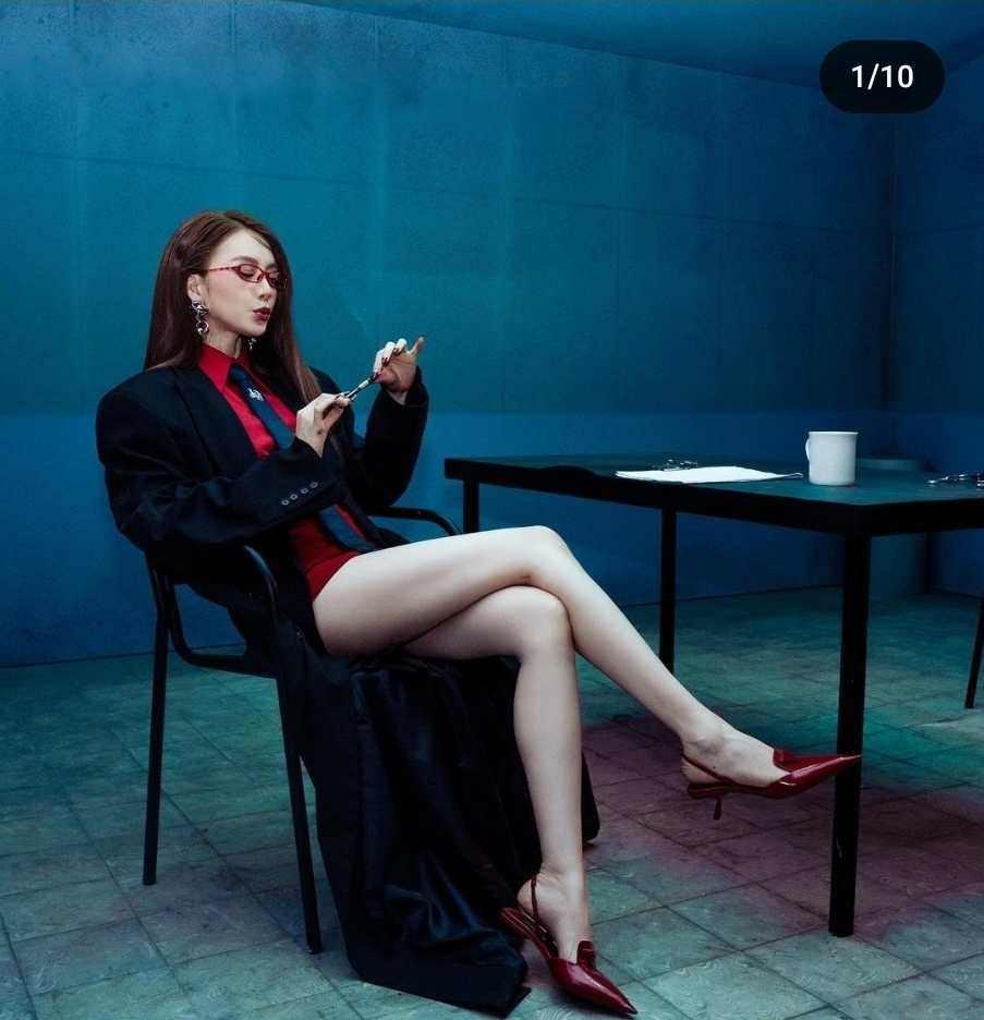 Showbiz Việt có cặp chị em chân thẳng như thước kẻ, cùng mê style váy ngắn-3