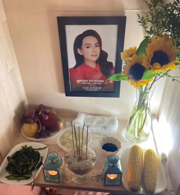 Em trai Phi Nhung vẫn nghẹn ngào nỗi nhớ sau hơn 2 năm: Bao giờ chị về với em? Chị vẫn đi diễn, đi đâu đó chưa về-1