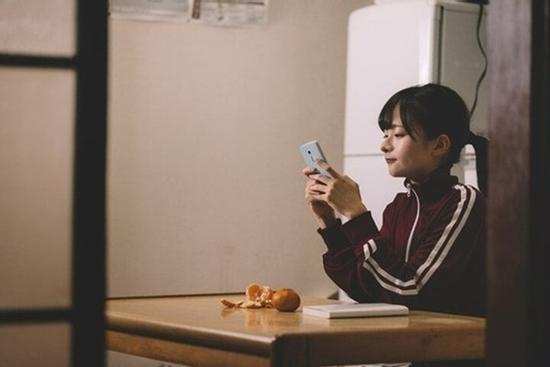 Con gái giúp mẹ thu thập bằng chứng bố ngoại tình, đòi lại tiền từ 'tiểu tam'