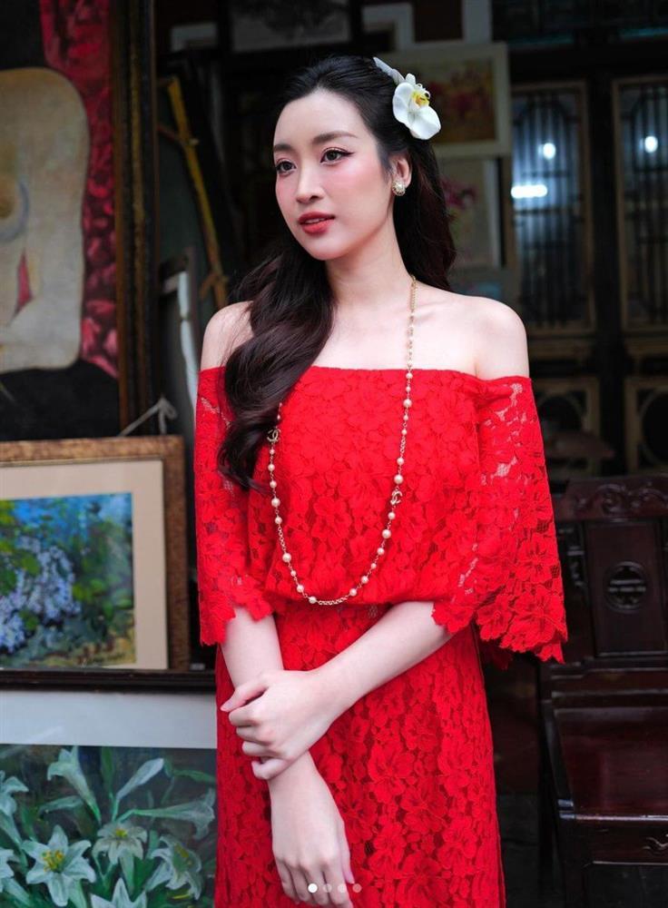 Sinh con cho chồng đại gia, Đỗ Mỹ Linh ngày càng nhuận sắc, để mặt mộc cũng được khen-1