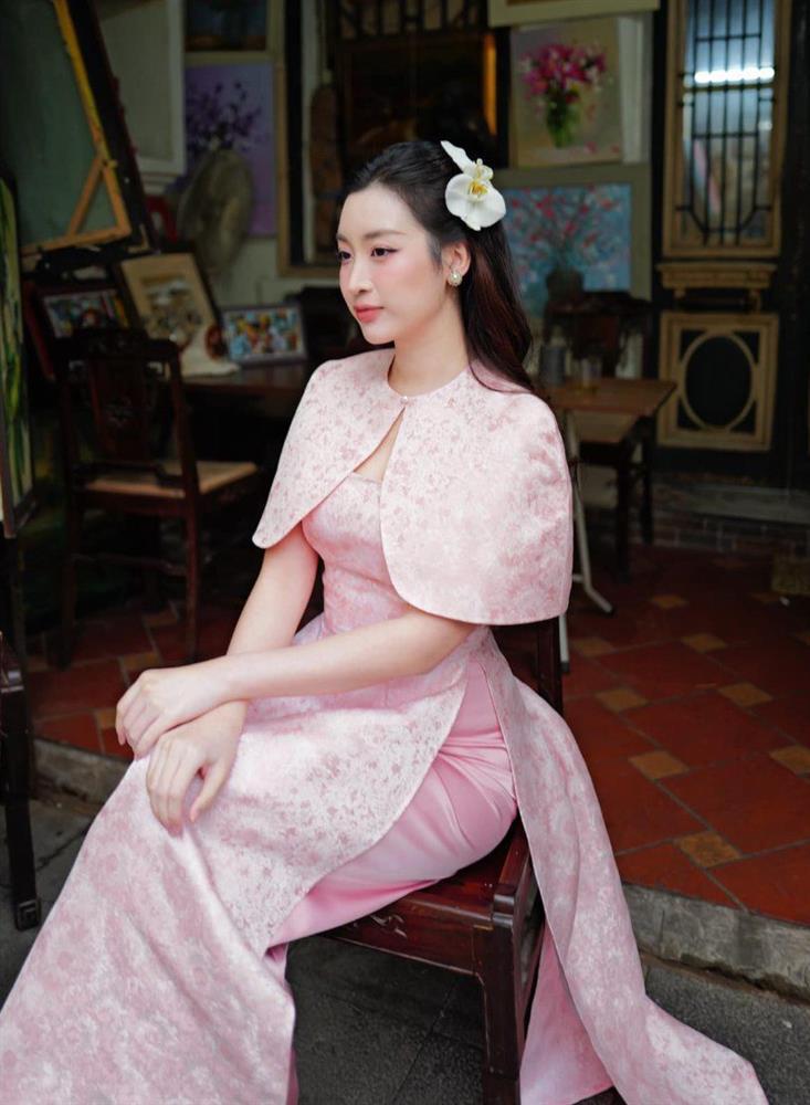 Sinh con cho chồng đại gia, Đỗ Mỹ Linh ngày càng nhuận sắc, để mặt mộc cũng được khen-3