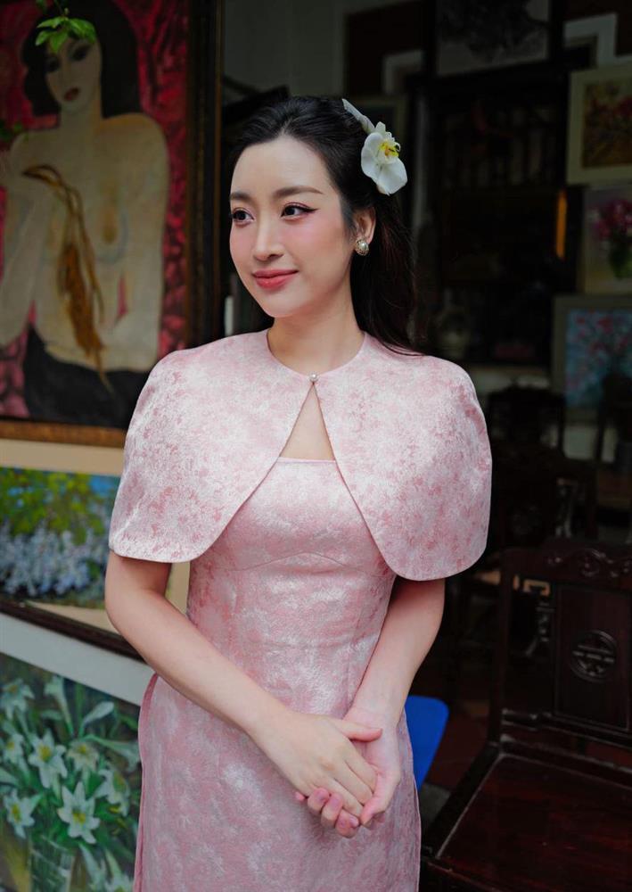 Sinh con cho chồng đại gia, Đỗ Mỹ Linh ngày càng nhuận sắc, để mặt mộc cũng được khen-4