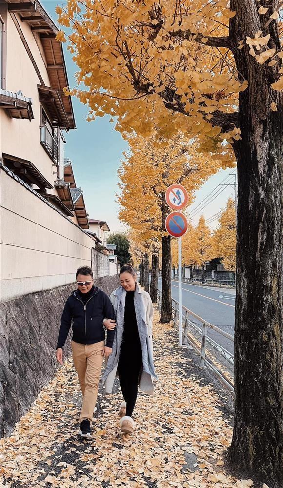 Mê mẩn gu thời trang của Phương Oanh khi mang bầu đôi-5