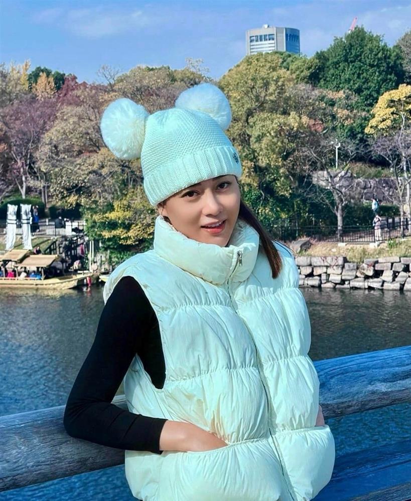 Mê mẩn gu thời trang của Phương Oanh khi mang bầu đôi-6