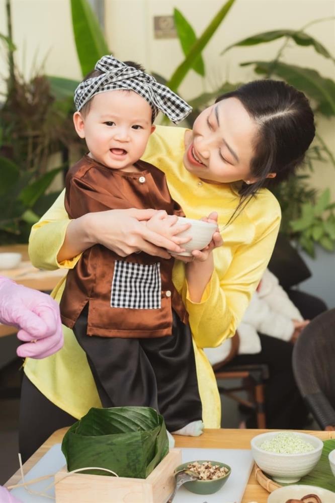 Dàn nhóc tì nhà sao Việt cưng hết nấc khi lên đồ đón Tết: Cường Đô la - Đàm Thu Trang chọn đồ độc lạ nhất-6