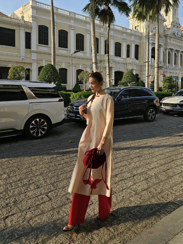 Mặc áo dài đón Tết đẹp như Thanh Hằng, bí quyết nằm ở 2 điểm mà chị em nào cũng nên đọc-1