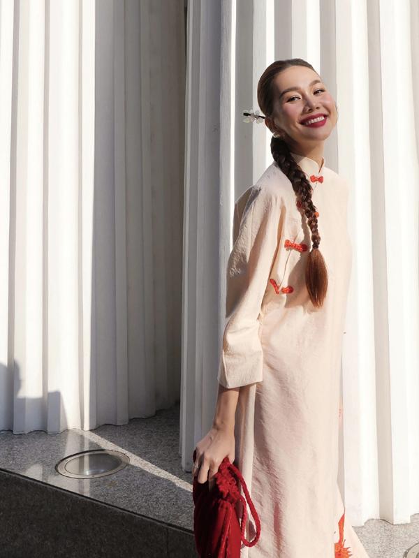 Mặc áo dài đón Tết đẹp như Thanh Hằng, bí quyết nằm ở 2 điểm mà chị em nào cũng nên đọc-2