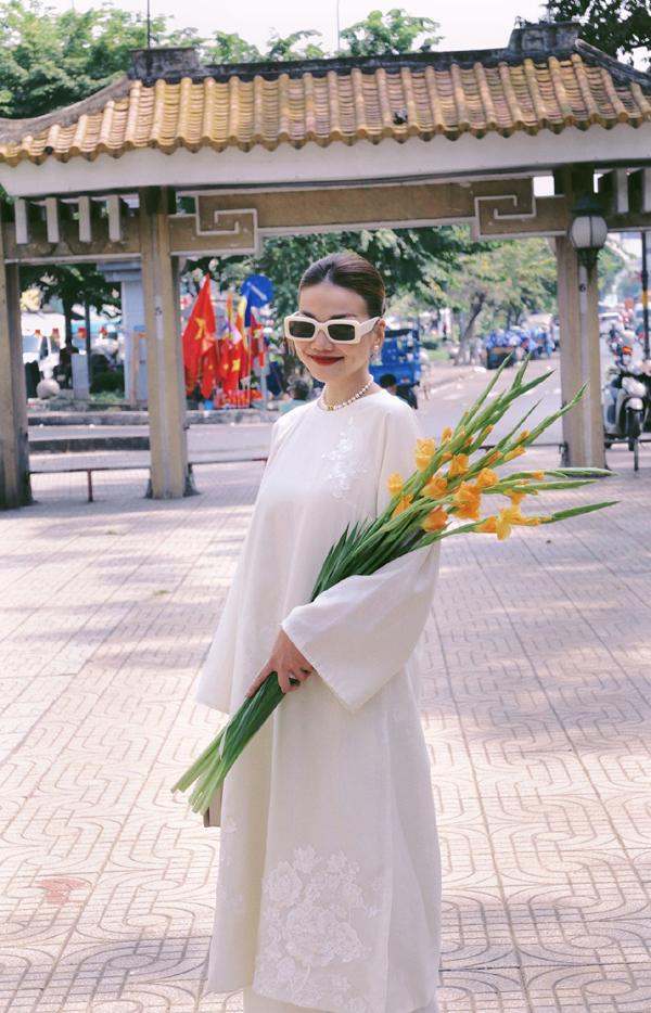 Mặc áo dài đón Tết đẹp như Thanh Hằng, bí quyết nằm ở 2 điểm mà chị em nào cũng nên đọc-6