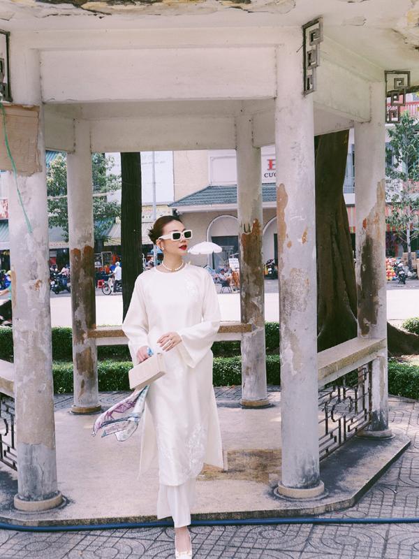 Mặc áo dài đón Tết đẹp như Thanh Hằng, bí quyết nằm ở 2 điểm mà chị em nào cũng nên đọc-7