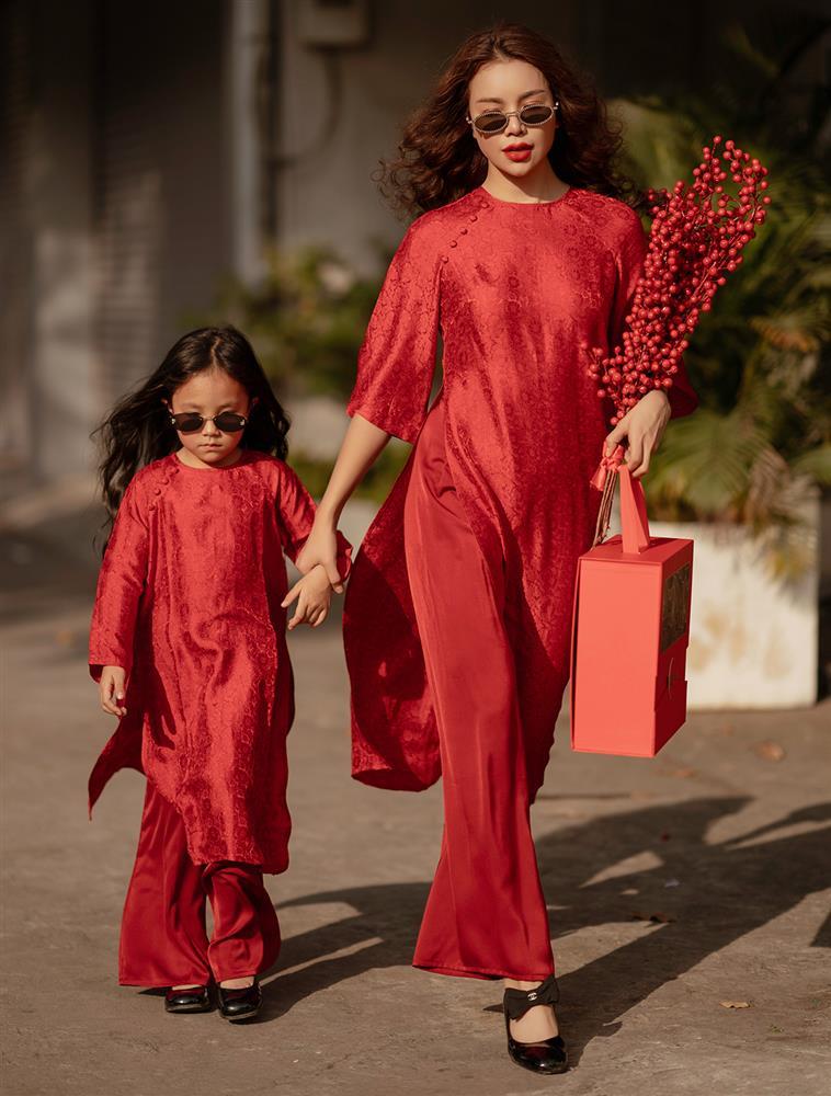 Gia đình sao Việt rộn ràng cùng diện áo dài du xuân sớm-8