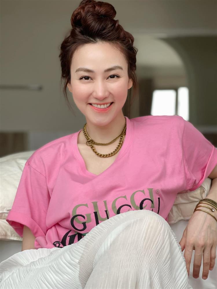 Ngân Khánh trẻ trung bất chấp tuổi U40, không cần dao kéo mà chỉ áp dụng phương pháp này-1