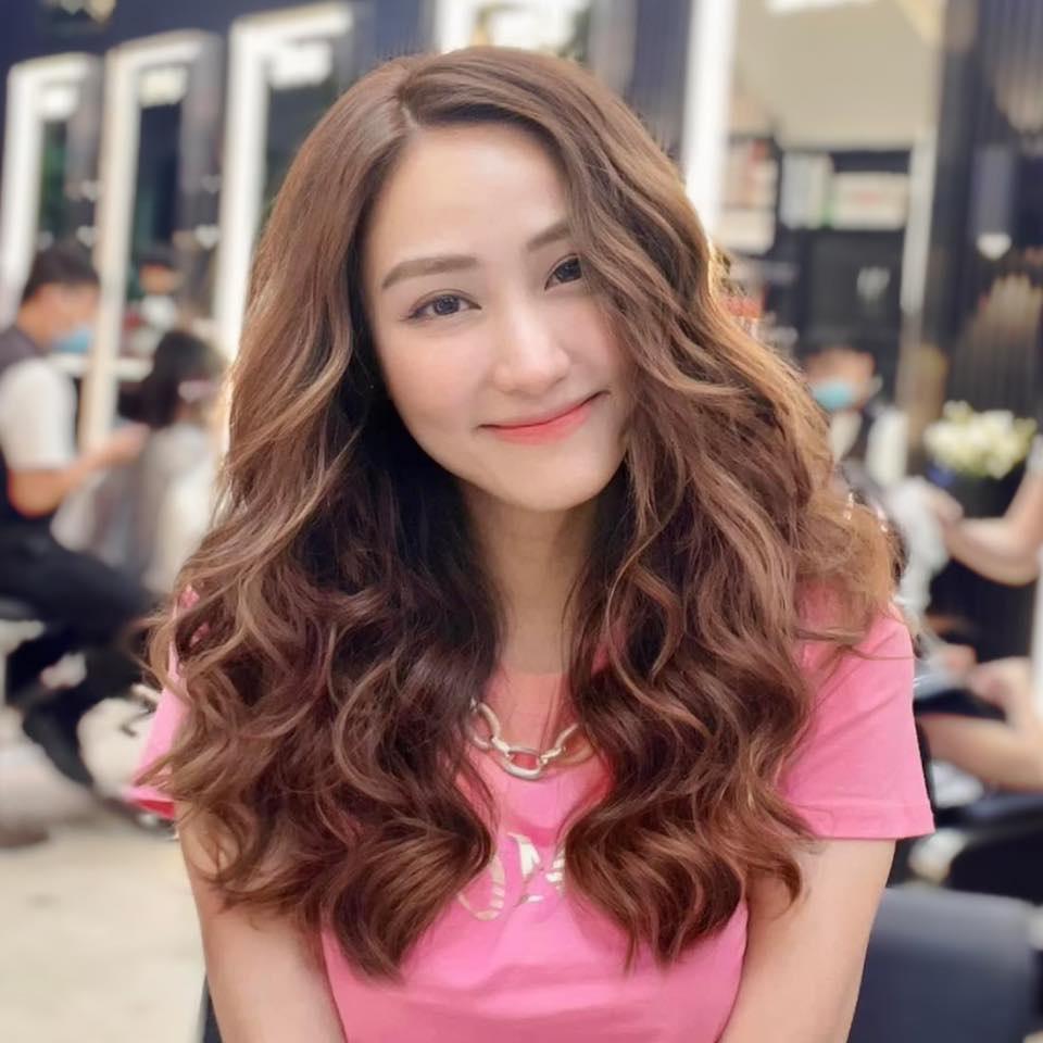 Ngân Khánh trẻ trung bất chấp tuổi U40, không cần dao kéo mà chỉ áp dụng phương pháp này-2