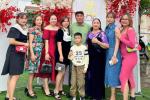 Gia đình ở Nghệ An có 8 cô con gái đều học ngành Y Dược: Bố mất, mẹ một mình gồng gánh sớm hôm để nuôi các con ăn học-4