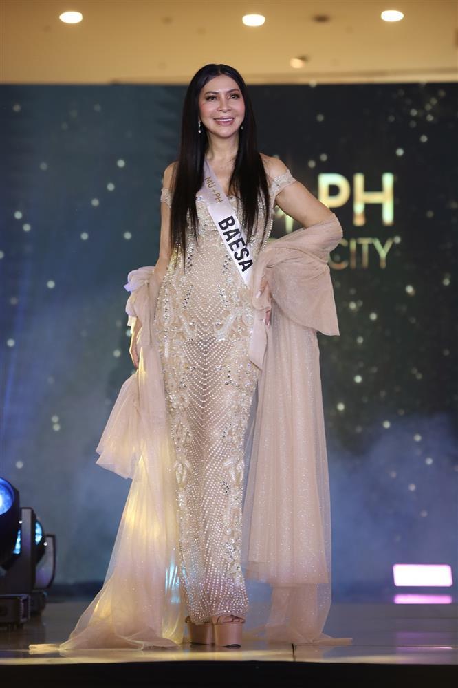 Thí sinh 69 tuổi trình diễn thời trang ở Hoa hậu Hoàn vũ Philippines-1