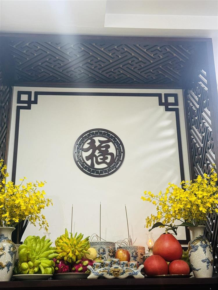 Vợ kém 15 tuổi trang hoàng nhà cửa cùng NSND Công Lý đón Tết-4