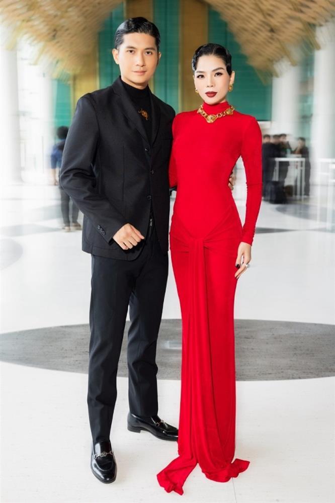 Tình trẻ của Lệ Quyên nói gì sau làm MC show Đạp Gió bị chê tơi tả?-2