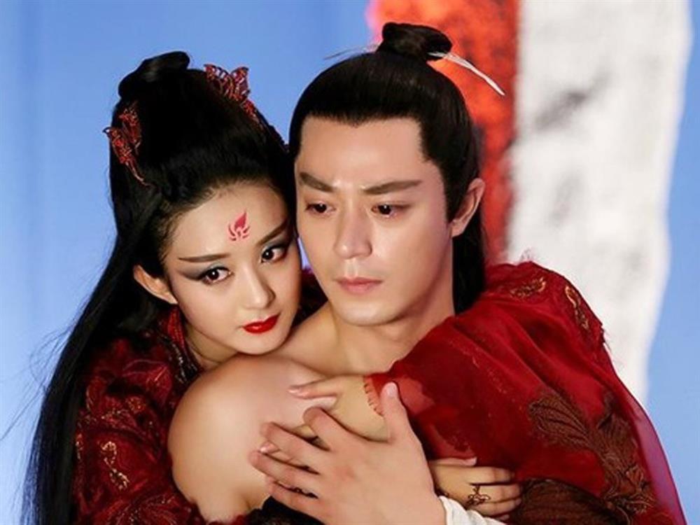 Lần đầu hé lộ cảnh nóng đã bị cắt trong Hoa Thiên Cốt của Triệu Lệ Dĩnh và Hoắc Kiến Hoa sau 8 năm-2