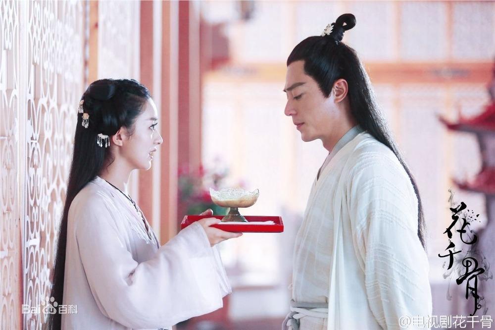 Lần đầu hé lộ cảnh nóng đã bị cắt trong Hoa Thiên Cốt của Triệu Lệ Dĩnh và Hoắc Kiến Hoa sau 8 năm-3