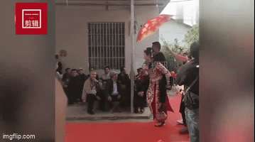 Đi ở rể được cô dâu tới rước, chàng trai bị cả cõi mạng chỉ trích không xứng làm chồng vì một hành động-1