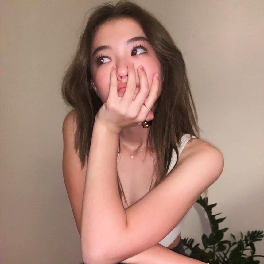 Thực tập sinh của Teddy từng có động thái cực ngầu bảo vệ Jennie, visual như chị em sinh đôi-7