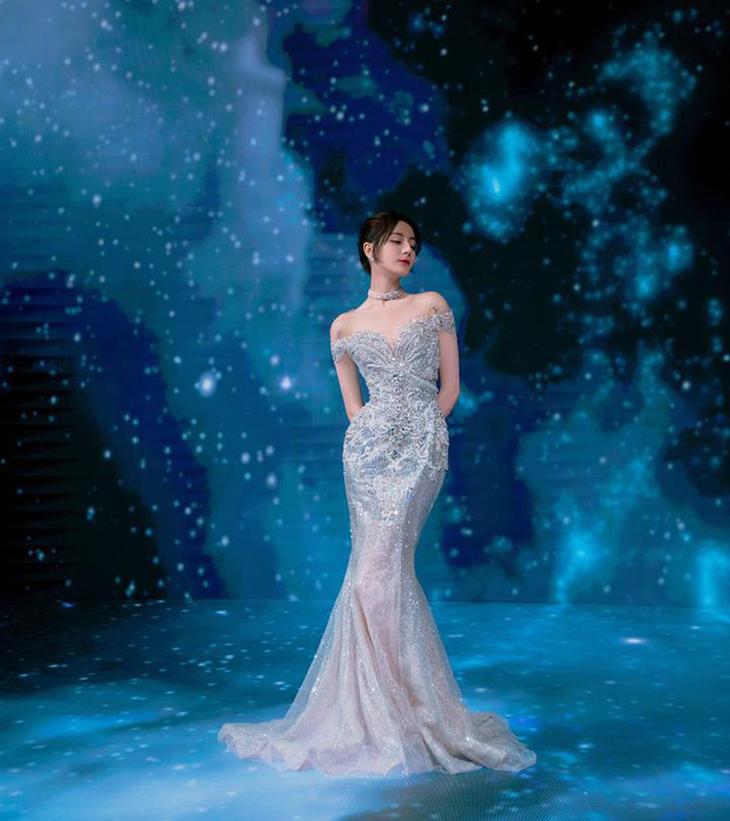 Dàn mỹ nhân quốc tế diện váy của NTK Phạm Đăng Anh Thư-3