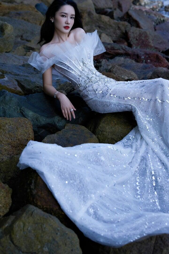 Dàn mỹ nhân quốc tế diện váy của NTK Phạm Đăng Anh Thư-4