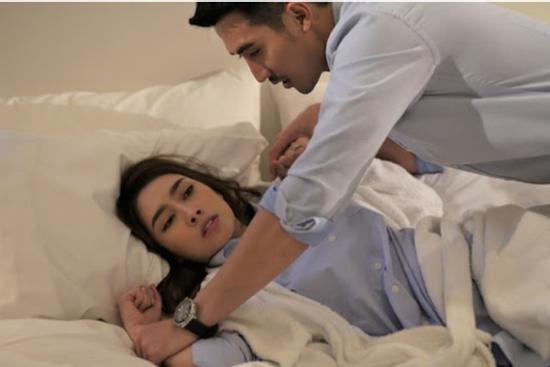 Đi công tác, chồng 'hí hửng' đưa nhân tình về nhà ở mà không biết vật này đã tố cáo mọi chuyện