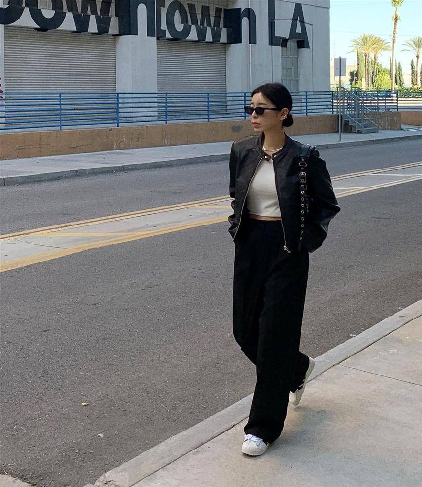 4 kiểu áo khoác kết hợp ăn ý với quần ống rộng, giúp hack tuổi và tôn dáng hiệu quả-4