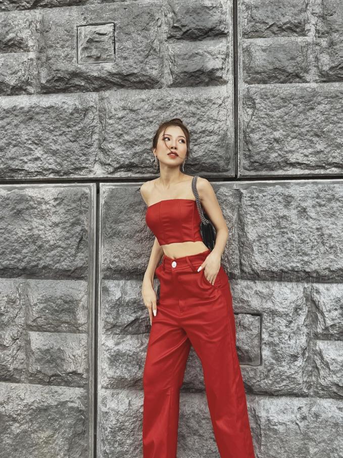 Chị đẹp quán quân Trang Pháp sở hữu tủ đồ hack tuổi, sành điệu và xịn đét-4