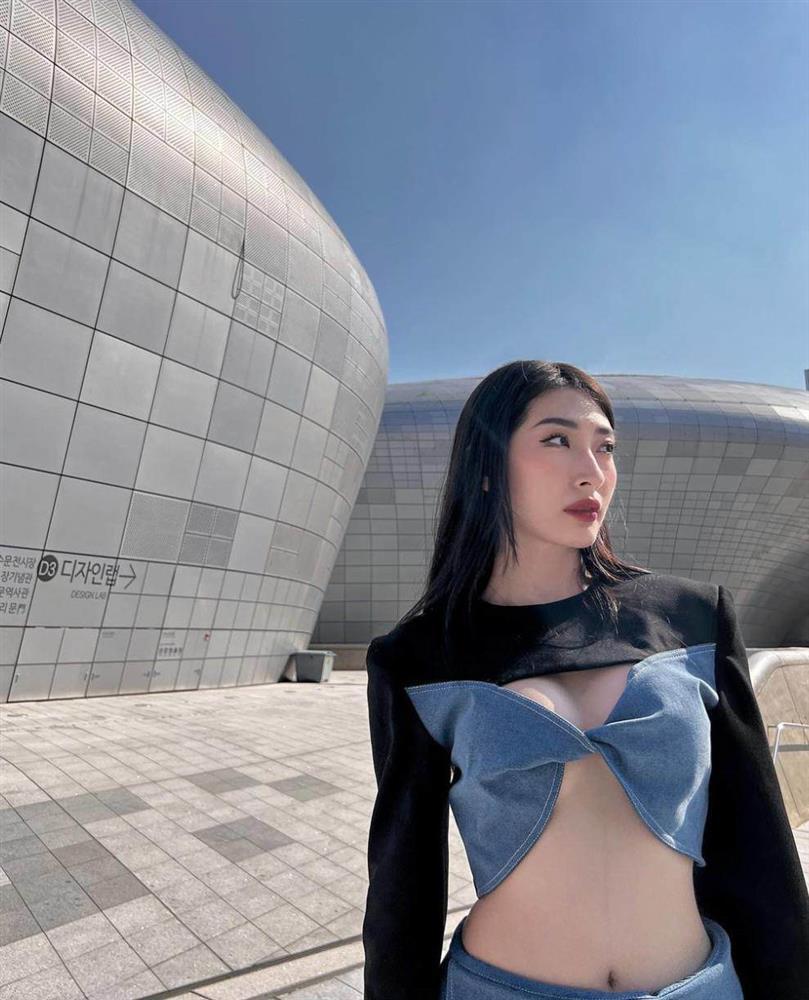 Khổng Tú Quỳnh chăm mặc đồ màu nude, xuyên thấu, khoe vóc dáng không đùa được ở tuổi băm-1