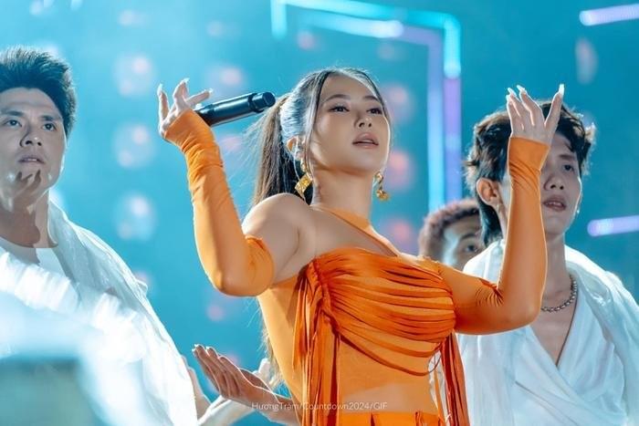 Hương Tràm đăng ảnh công khai người yêu, danh tính người đàn ông gây tò mò-2