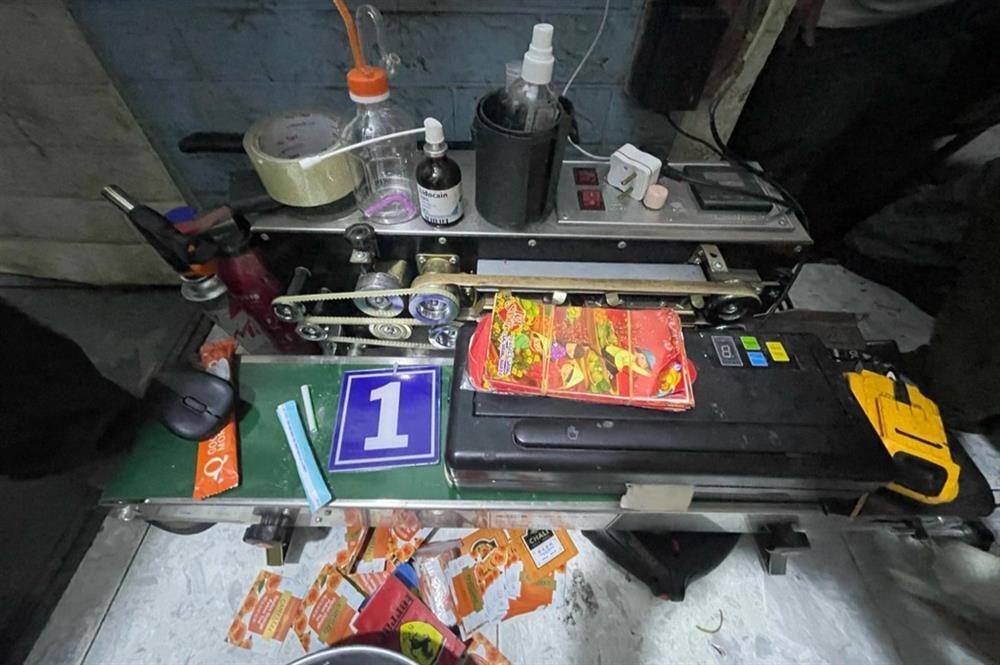 Phá đường dây bào chế, đóng gói nước vui ở TPHCM-1