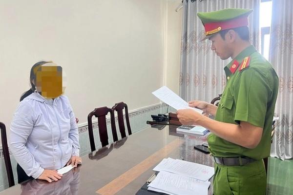 Bắt giữ khẩn cấp nữ quái 9X cho vay lãi nặng lên đến 2.160%/năm-2