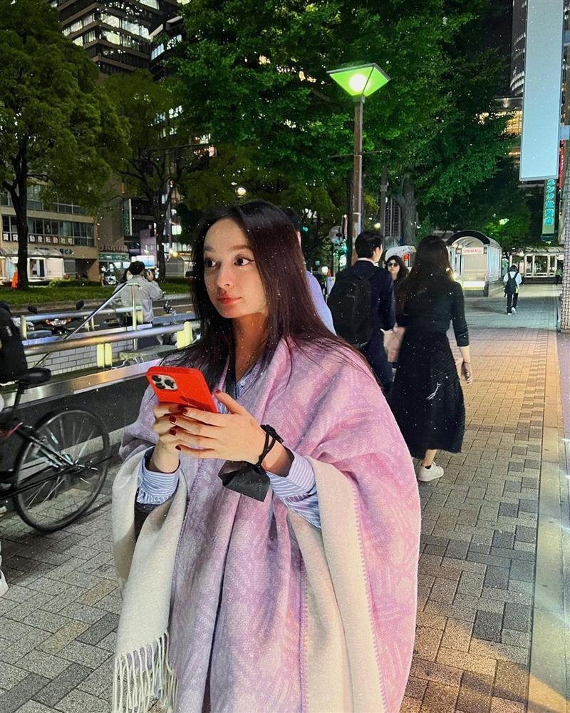 Kaity Nguyễn tuổi 25: Vóc dáng nóng bỏng, nói gì về tin đồn là đại gia?-15