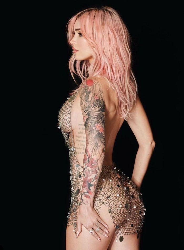 Mỹ nhân được khao khát nhất hành tinh diện váy như lưới đánh cá khoe body tuyệt mỹ-1