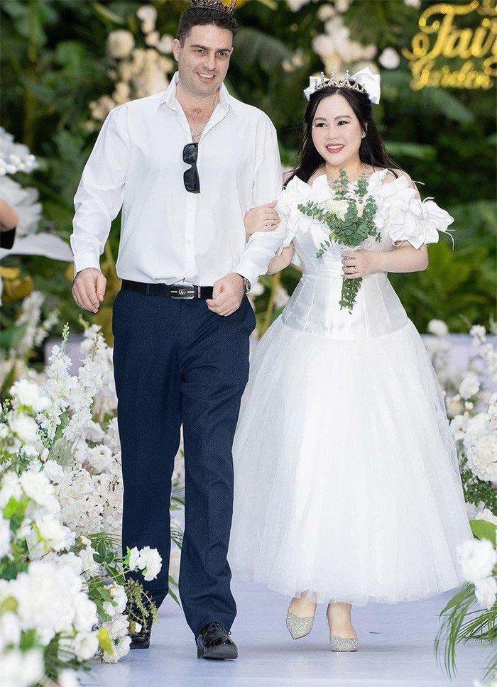 Những sao Việt đứt gánh với chồng ngoại quốc: Sốc nhất cuộc hôn nhân chỉ hơn 1 năm-1