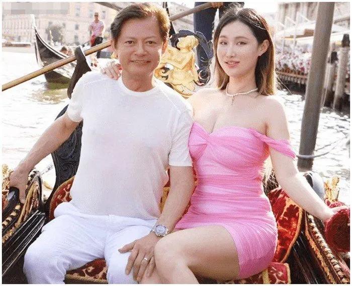 Ca sĩ U70 hồi xuân sau khi lấy vợ trẻ đẹp, có vóc dáng bốc lửa-3