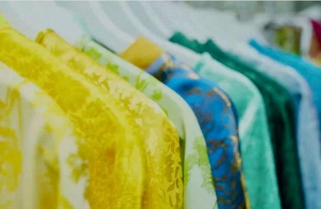 Thắt chặt chi tiêu, xu hướng thuê áo dài diện Tết lên ngôi-1