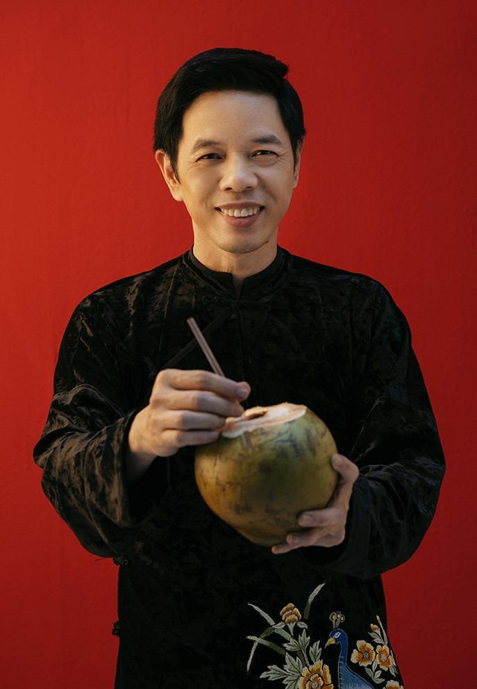 Thái Hòa: Sống kín tiếng, cát-sê đưa hết cho vợ kém 11 tuổi giữ-5