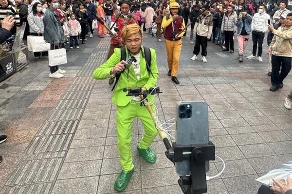 Giới trẻ Trung Quốc đua nhau tập bài khí công 800 tuổi của người già-3