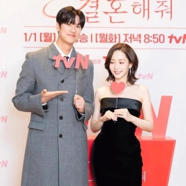 Nữ hoàng dao kéo xứ Hàn liên tục được đẩy thuyền với bạn diễn kém 8 tuổi-2