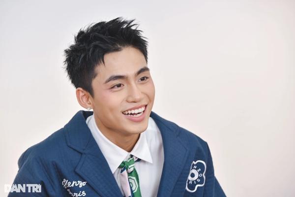 Ca sĩ Mono: Dù ở vị trí nào, tôi cũng không kén chọn sân khấu-1