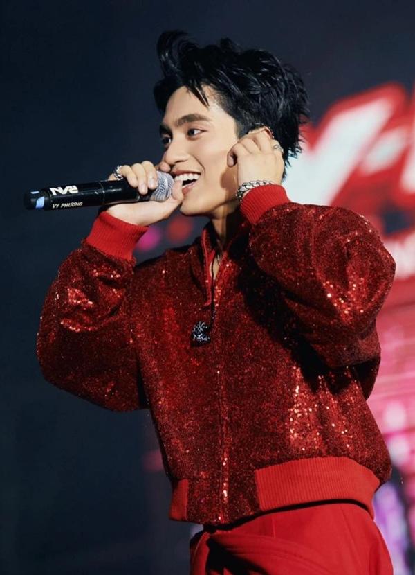 Ca sĩ Mono: Dù ở vị trí nào, tôi cũng không kén chọn sân khấu-2