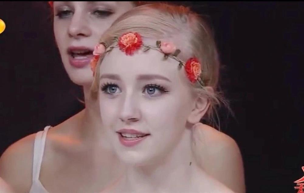 Thiên thần Đan Mạch từng bị bạn trai cấm đi chơi một mình vì quá xinh đẹp-1